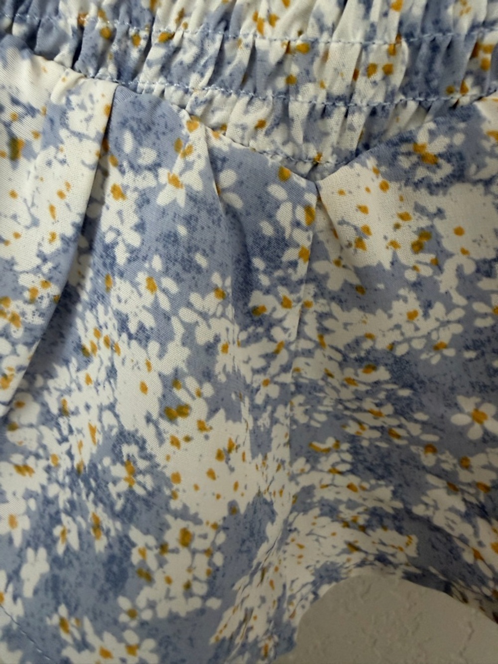 Endless Blu Smocked Floral Tube Top Blue White Ruffle Hem Strapless Size L - Picture 9 of 9